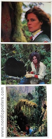 De dimhöljda bergens gorillor 1988 lobbykort Sigourney Weaver Bryan Brown Julie Harris Michael Apted Hitta mer: Dian Fossey Berg