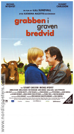 Grabben i graven bredvid 2002 poster Michael Nyqvist Elisabet Carlsson Annika Olsson Kjell Sundvall Romantik