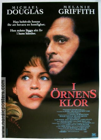 I örnens klor 1992 poster Michael Douglas Melanie Griffith Liam Neeson David Seltzer