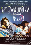 Det ligger en vit man i din säng mamma 1989 poster Daniel Auteuil Firmine Richard Pierre Vernier Coline Serreau