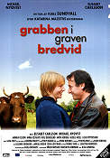 Grabben i graven bredvid 2002 poster Michael Nyqvist Elisabet Carlsson Annika Olsson Kjell Sundvall Romantik